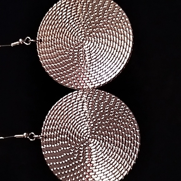 Fashion Jewelry, Silver pierced dangle earrings - Picture 2 of 3